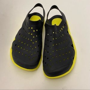 CROCS BLACK & NEON YELLOW SNAPBACK